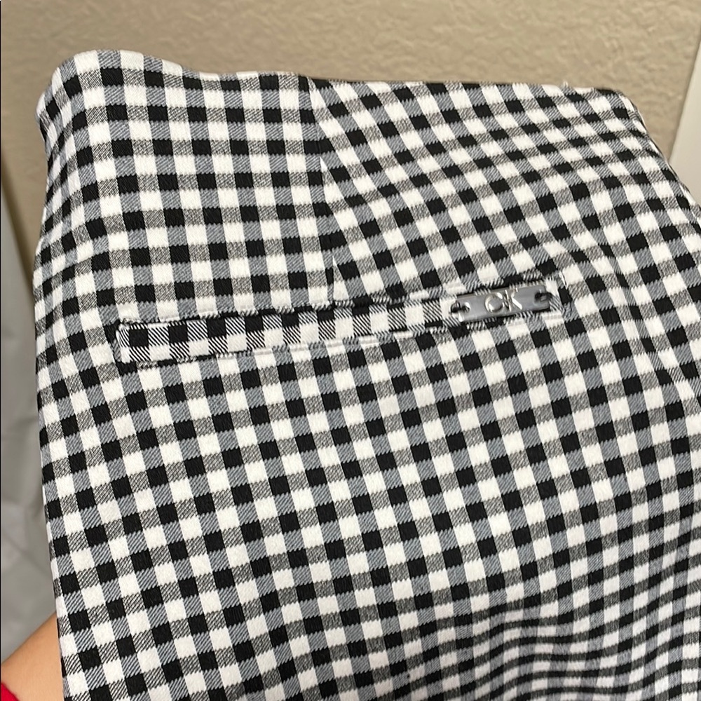 Calvin Klein Black and White Ankle Cropped Pants with Classic Pattern - Picture 4 of 4